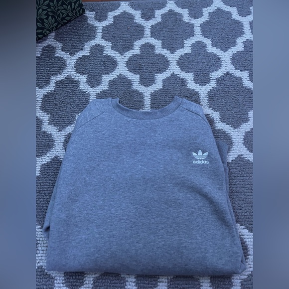 Grey adidas crew neck - Picture 1 of 3
